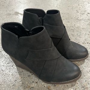 Maurice’s booties, charcoal Gray size 9 - LIKE NEW!!